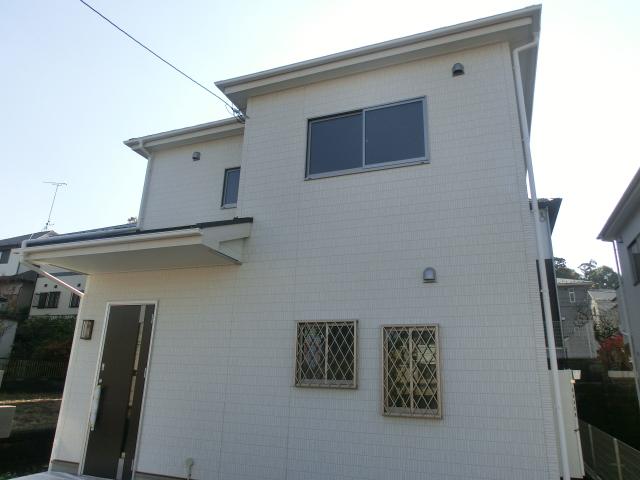 Local appearance photo. Building 2