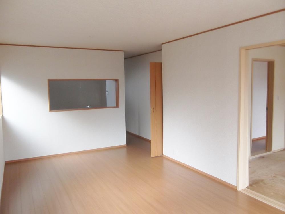 Living. Indoor (12 May 2013) Shooting Also equipped with Japanese-style room next to the living room!  Cooking while looking at the face of the family from the kitchen