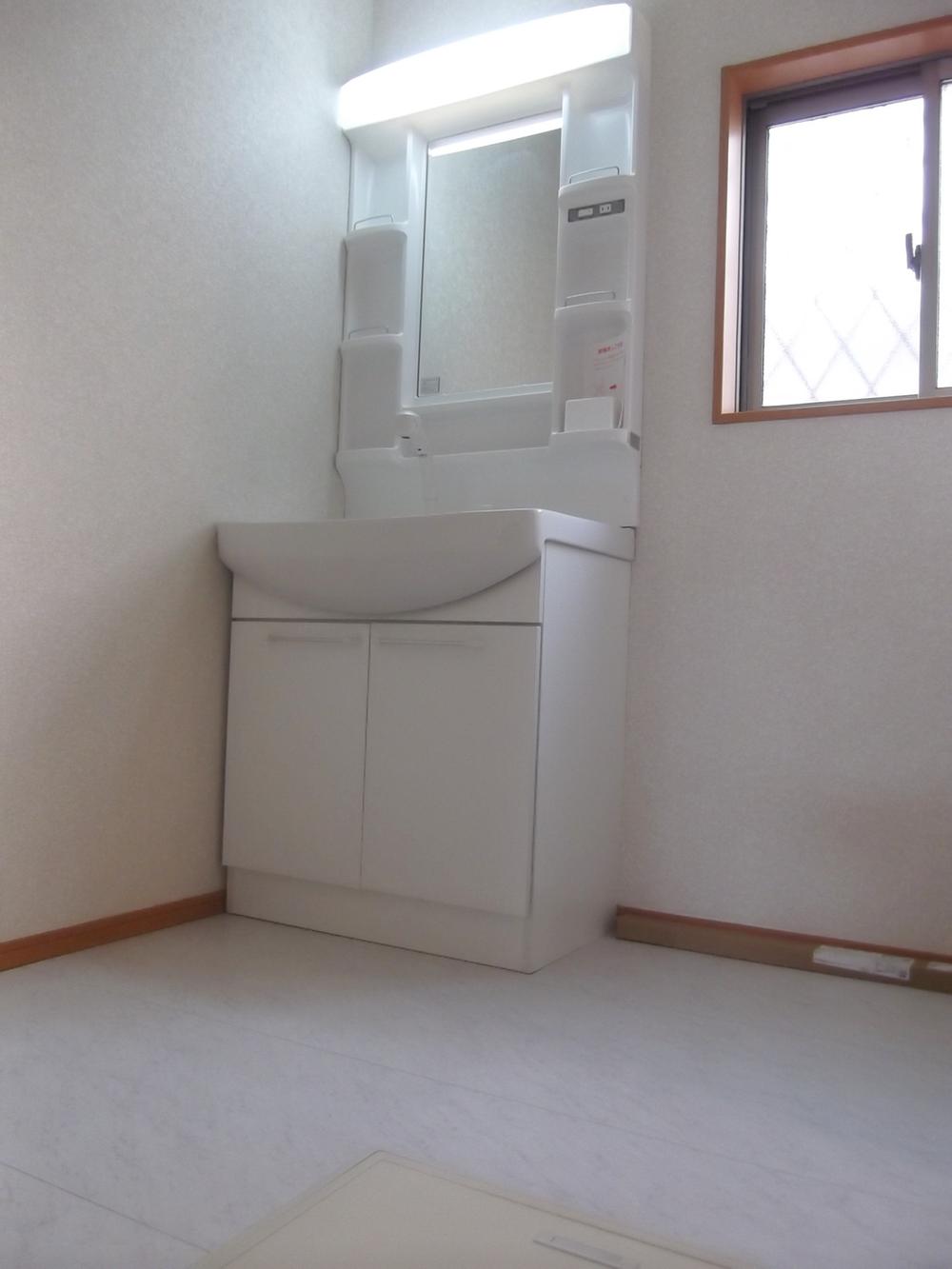 Wash basin, toilet. Indoor (12 May 2013) Shooting