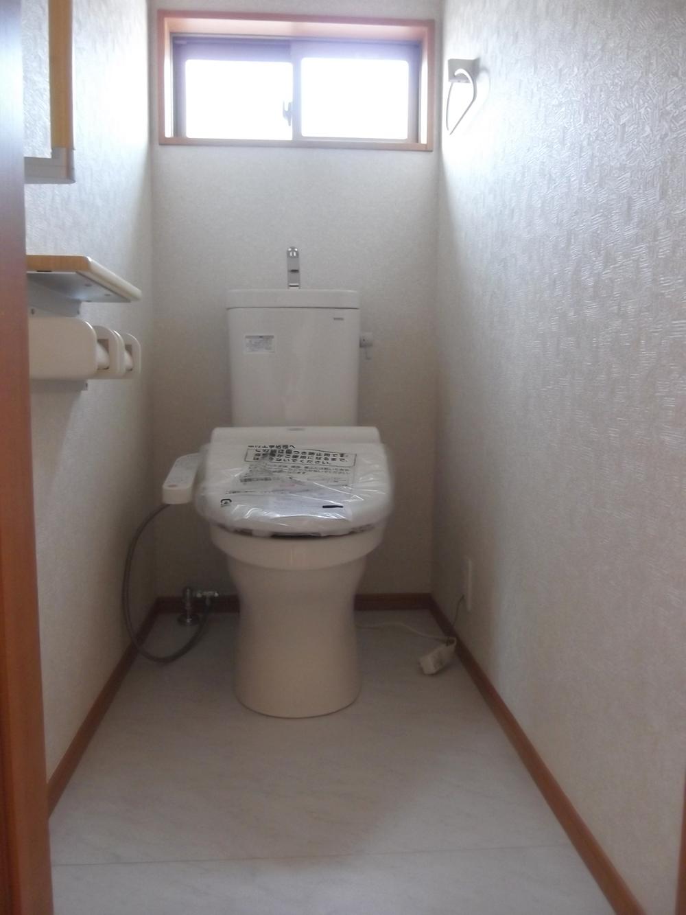 Toilet. Indoor (12 May 2013) Shooting