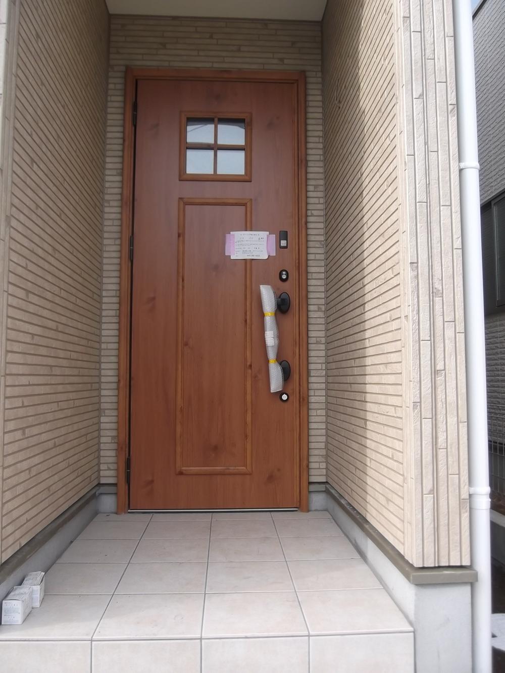 Entrance. Local (12 May 2013) Shooting