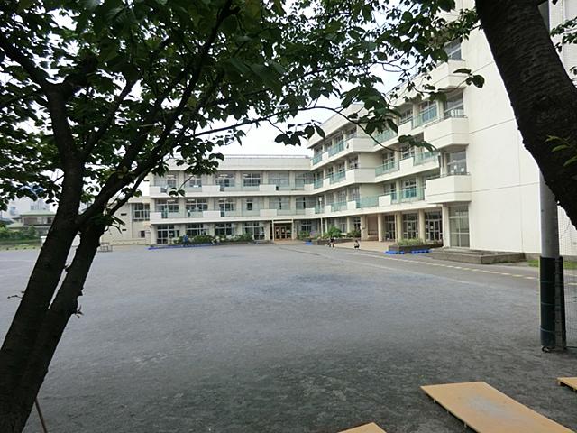 Primary school. 638m until Machida City Yamazaki Elementary School