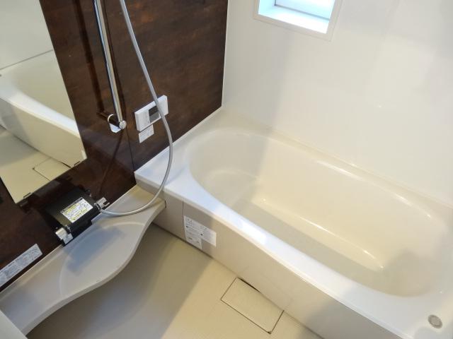 Bathroom. 13 Building bathroom