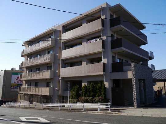 Local appearance photo. Heisei Tamasakai Station walk 11 minutes in the 21 December Built in built shallow apartment, Shopping, etc. useful is in the previous super Alps eyes.