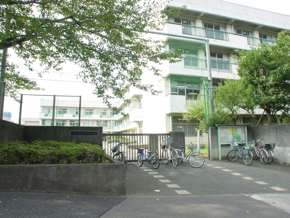 Primary school. 480m until Yamazaki Elementary School