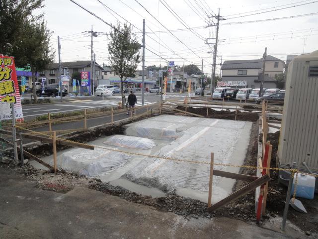 Local appearance photo. Building 3