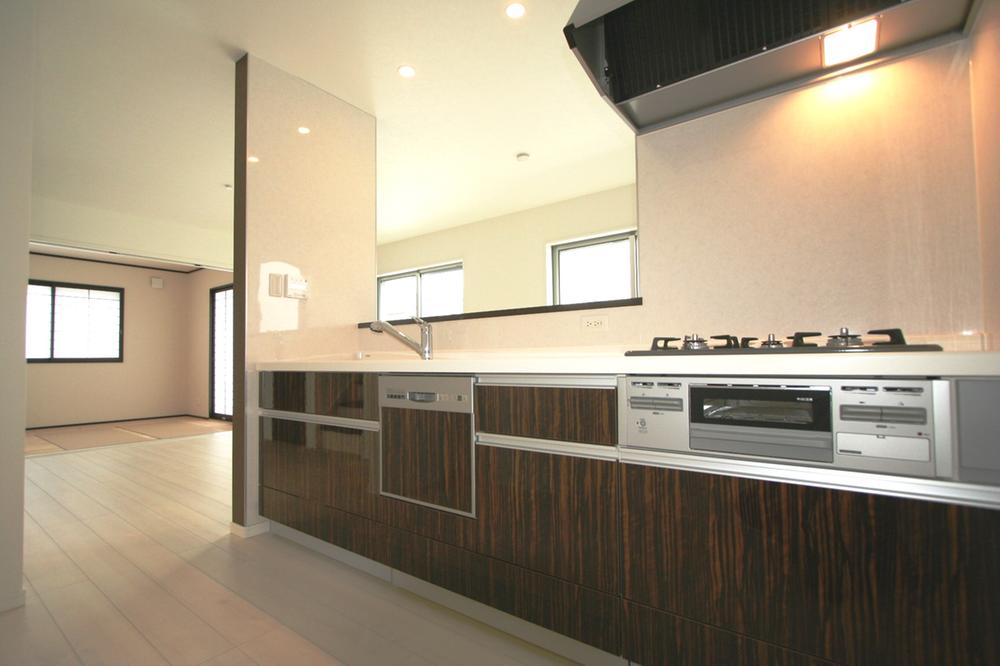 Kitchen. Local (11 May 2013) Shooting