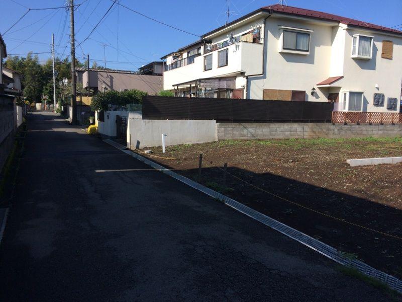 Local photos, including front road. House before the road