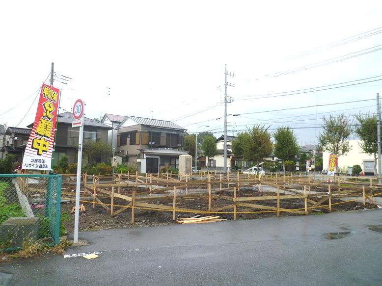 Local photos, including front road. Local (10 May 2013) Shooting