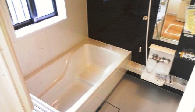 Bathroom. (December 2013) Shooting