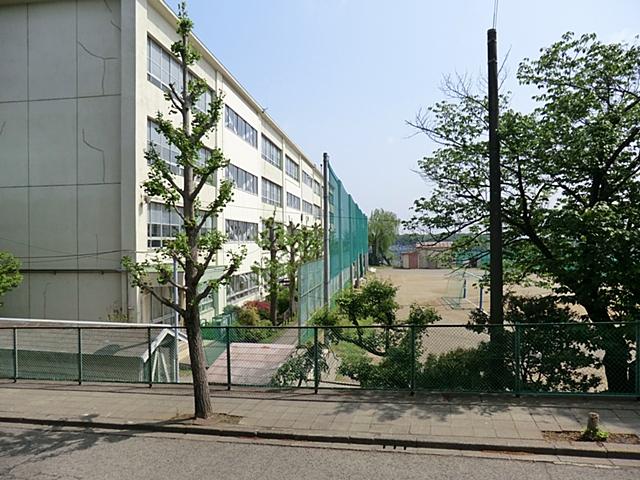 Junior high school. 671m until Machida Municipal Yakushi junior high school