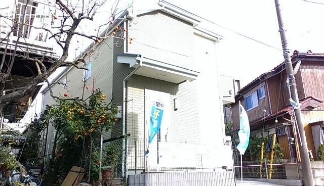 Local photos, including front road. Local (12 May 2013) Shooting