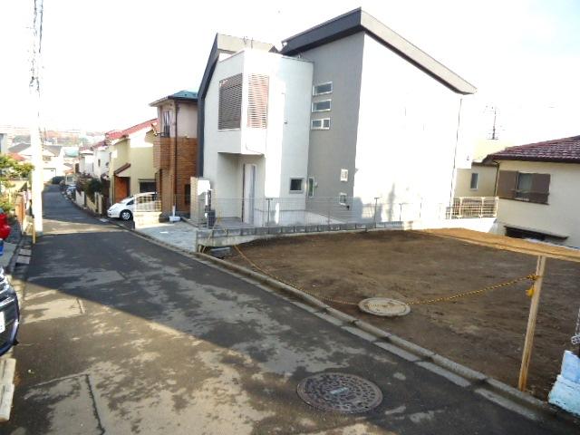 Local photos, including front road. Adjacent road