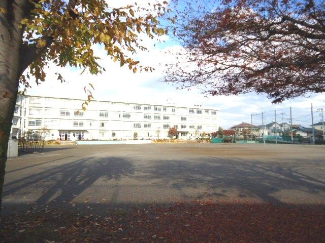 Junior high school. 280m up to municipal Machida second junior high school