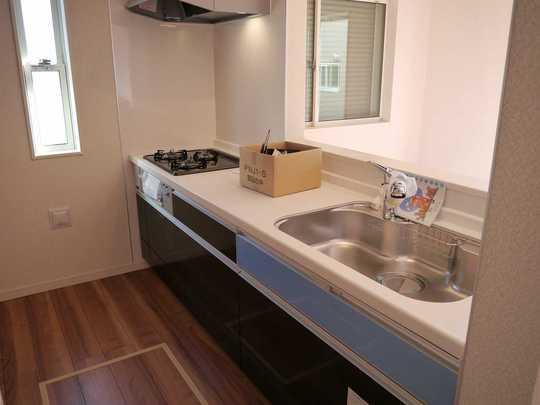 Kitchen. Artificial marble top ・ Slide door faucet water purification function with system Kitchen