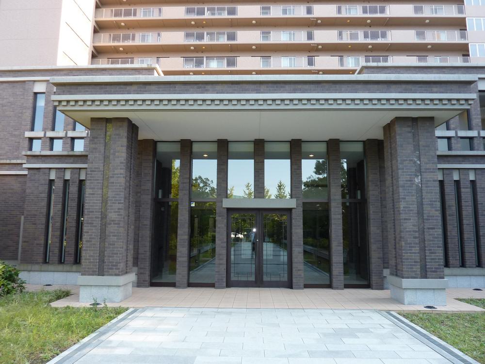 Entrance. Common areas