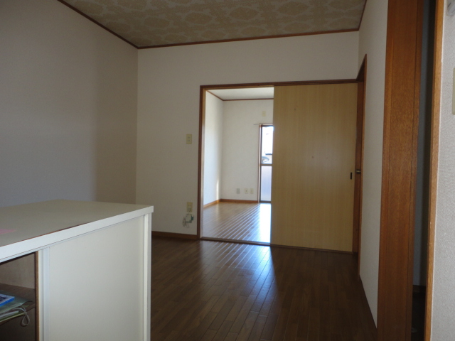 Living and room. DK