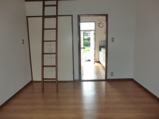 Living and room