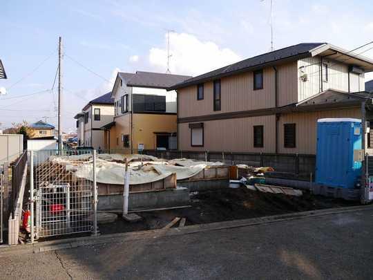 Local photos, including front road. Is also a good many living environment also commercial facilities around in a quiet residential area of Kobuchi Station walk 13 minutes.