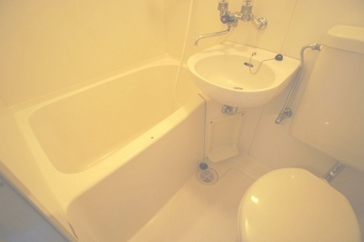 Bath. Easy also clean in the bus toilet same room ☆ It is with a wash basin!