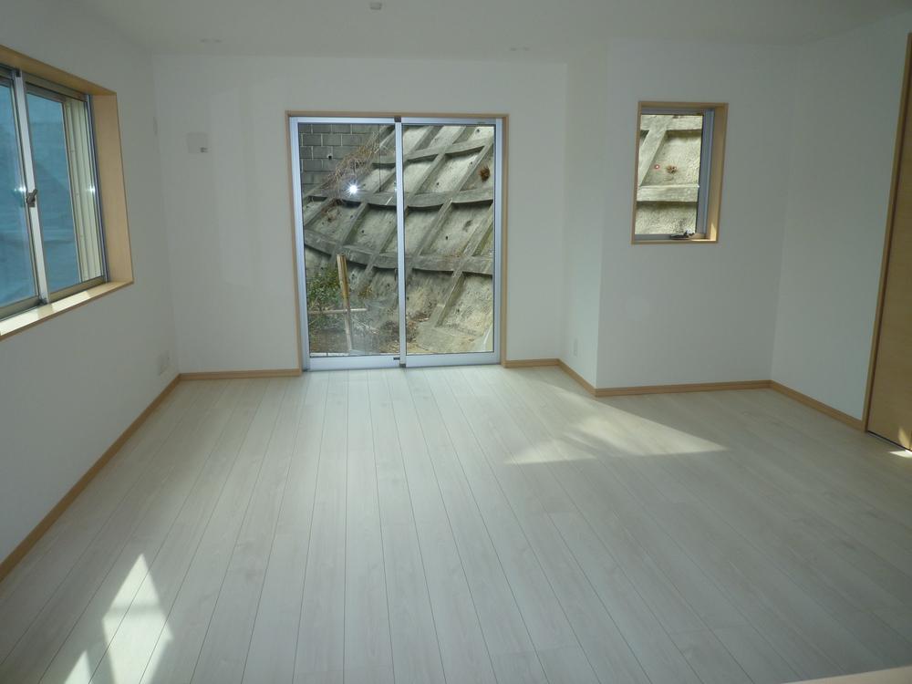 Same specifications photos (living). ( Building) same specification