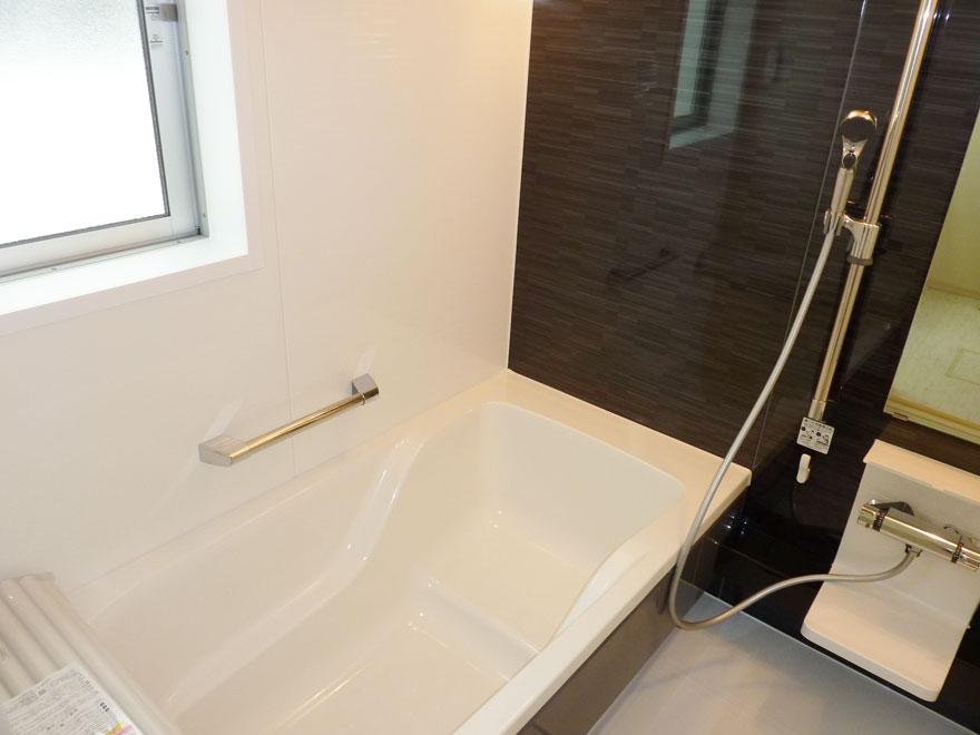 Bathroom. 1 Building