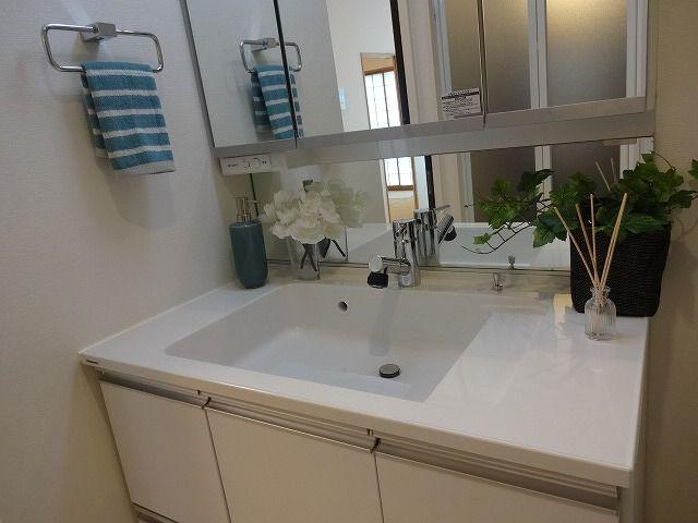 Wash basin, toilet. Bathroom vanity