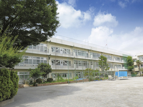 Surrounding environment. Municipal Machida first elementary school (a 12-minute walk, About 900m)