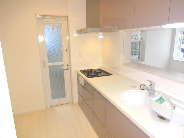 Local appearance photo. Building 3 kitchen