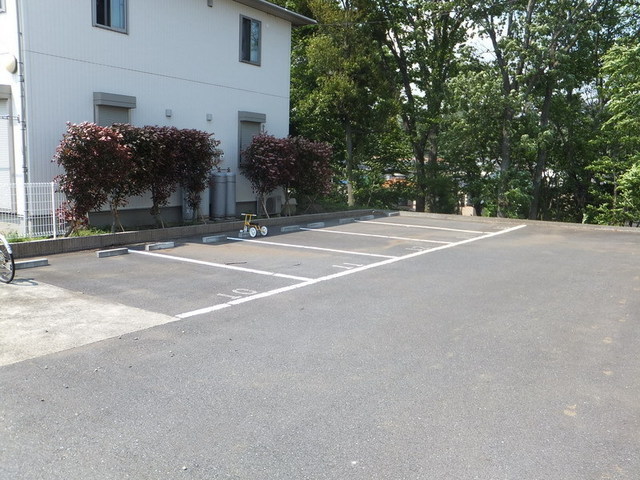 Parking lot. ☆ There is parking lot ☆