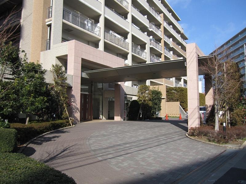 Entrance. Common areas