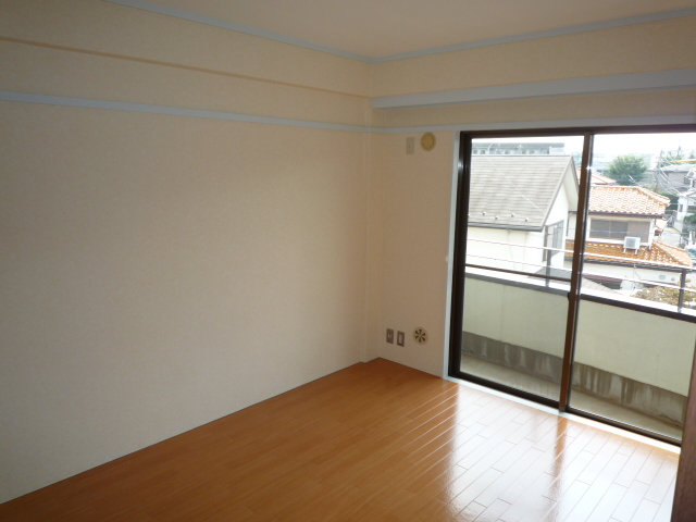 Living and room. Western-style 2