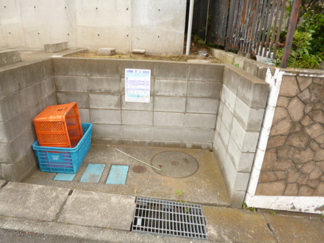 Other common areas. ☆ On-site waste storage ☆