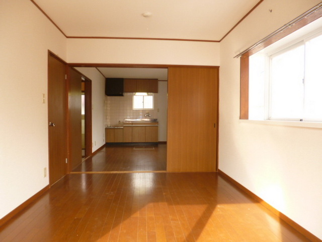 Living and room. ☆ Large living ☆