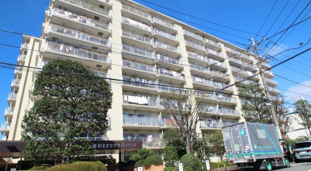 Local appearance photo. Local (10 May 2013) Shooting