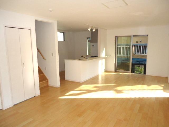 Living. 20 Pledge of a large living