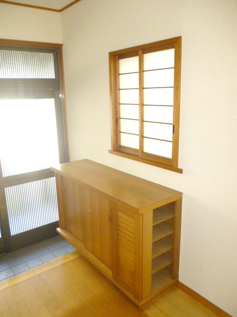 Entrance. Cupboard