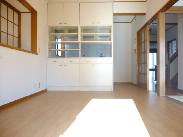 Living and room. DK