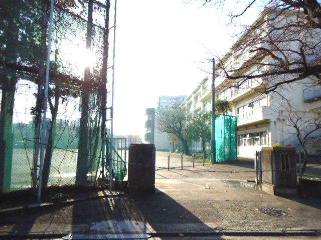 Junior high school. 1200m to Municipal Machida first junior high school
