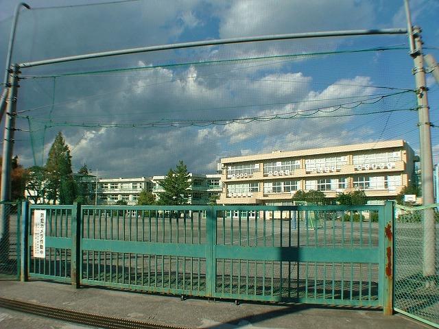 Primary school. Tsurukawa 1360m until the first elementary school