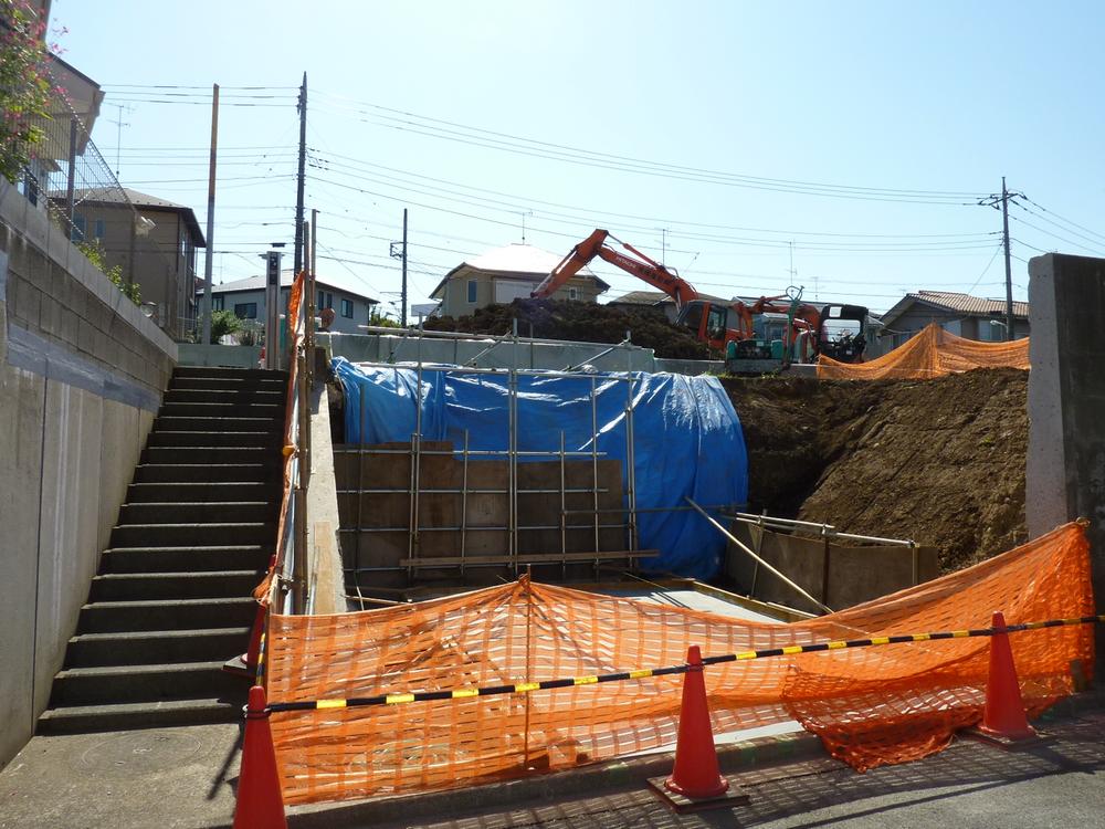 Local appearance photo. B Building