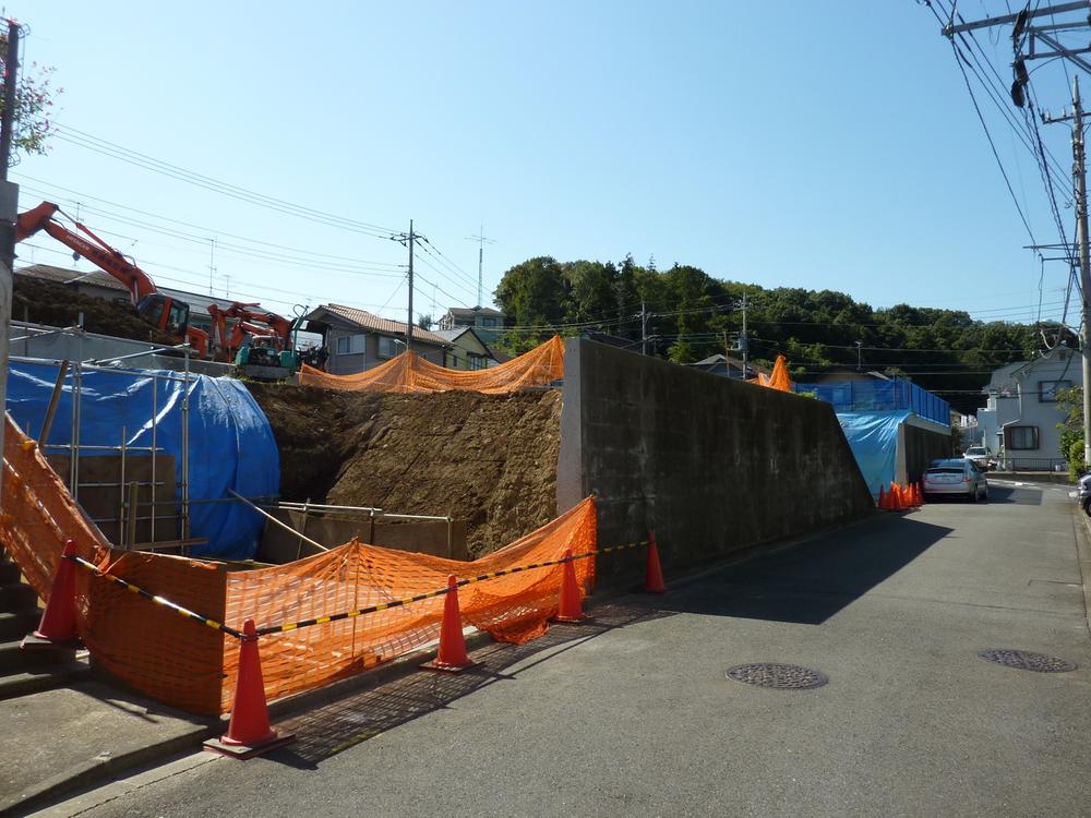 Local photos, including front road. B Building