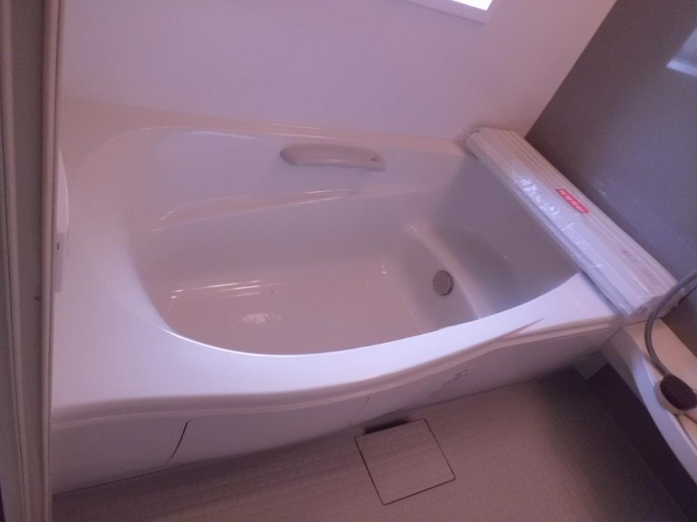 Same specifications photo (bathroom)