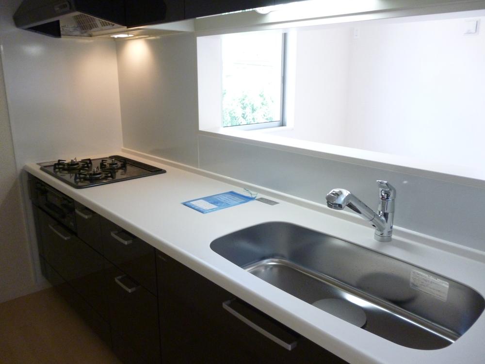 Same specifications photo (kitchen). Face-to-face kitchen, you can enjoy a conversation with your family while cooking ☆ 