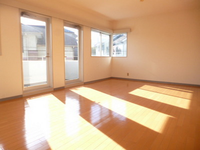 Living and room. ☆ Living day pat ☆