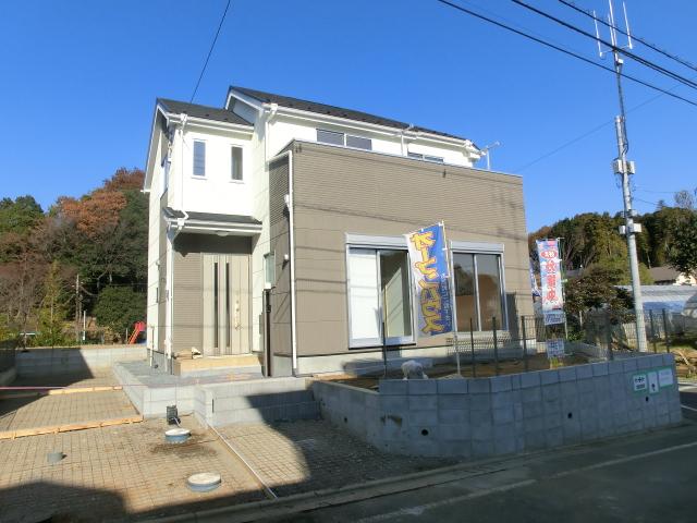 Local appearance photo. 1 Building