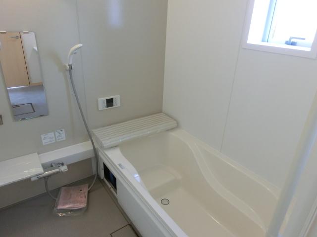 Bathroom. Building 2