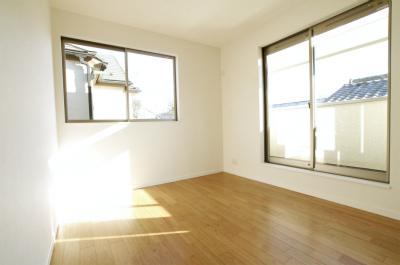 Non-living room. Indoor (12 May 2013) Shooting