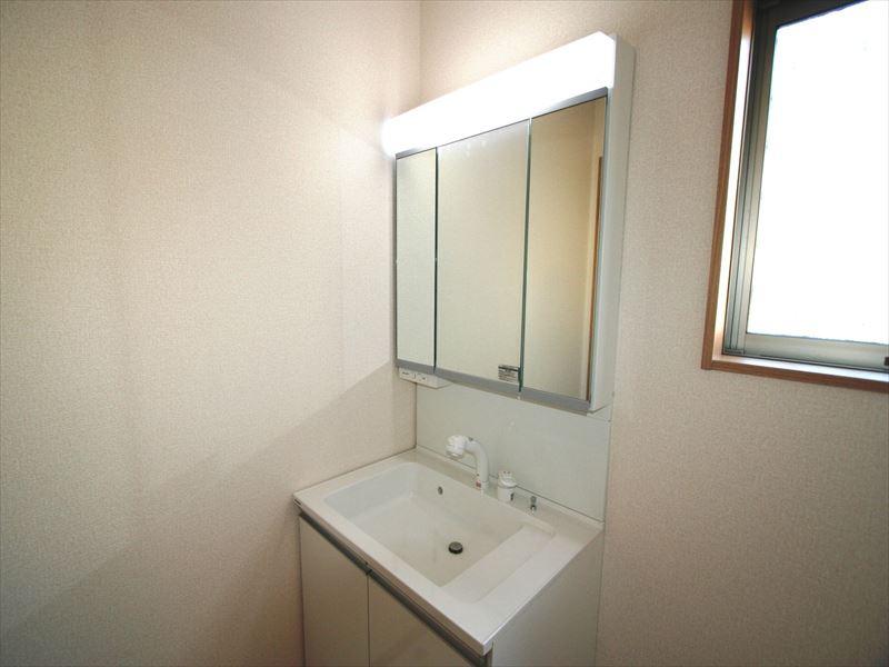 Same specifications photos (Other introspection). Same specifications