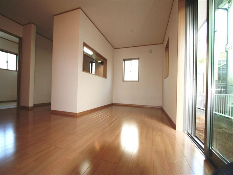 Same specifications photos (living). Same specifications